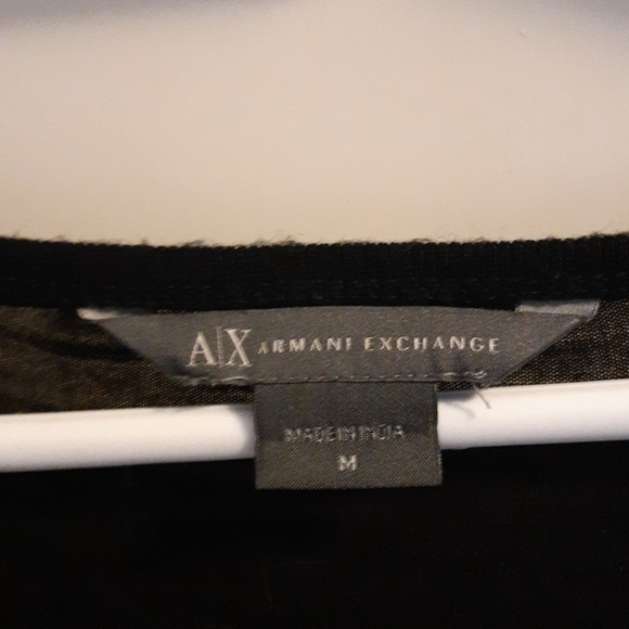 Vneck top - Picture 3 of 3